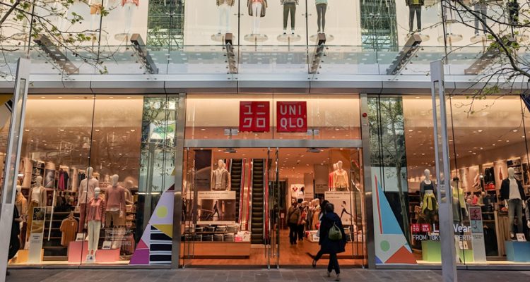 cara Uniqlo berkomunikasi