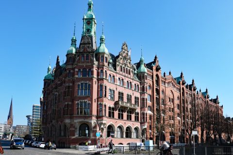 Hamburger Hafen und Logistik AG (HHLA) - HHLA